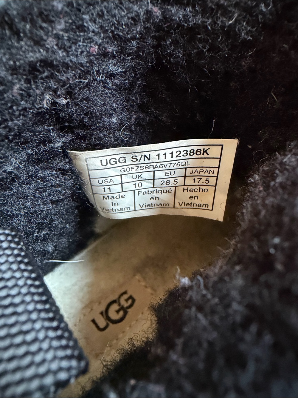 UGG Kids Boots Classic Clear Mini II black waterproof shiny $120 - Picture 7 of 8